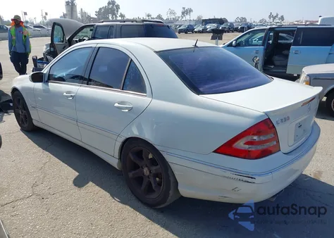 2007 Mercedes-Benz C 230 Sport из США, поврежденный, VIN WDBRF52HX7A936944